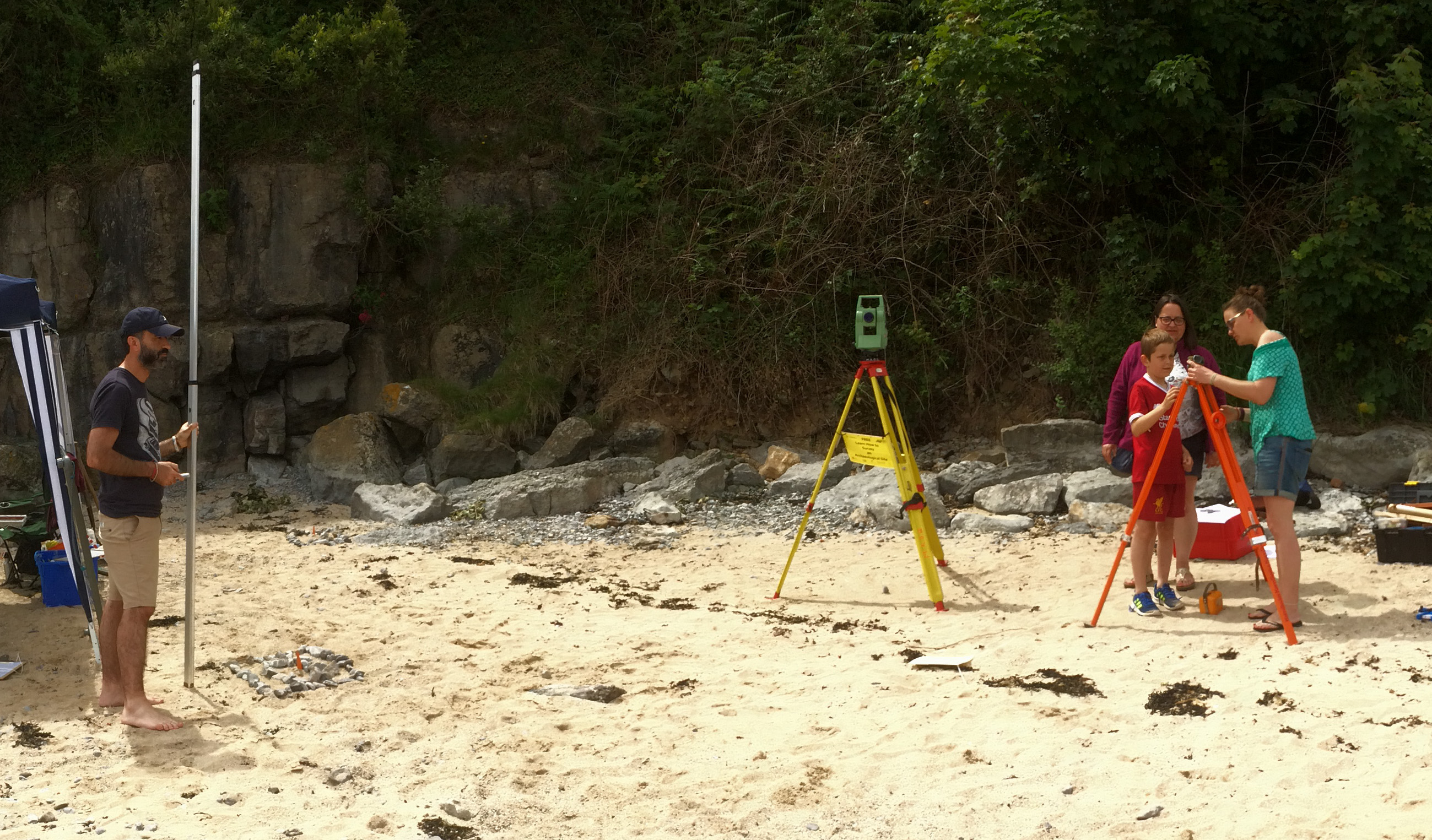 Demonstrating the use of a Dumpy Level © Lynn Jones